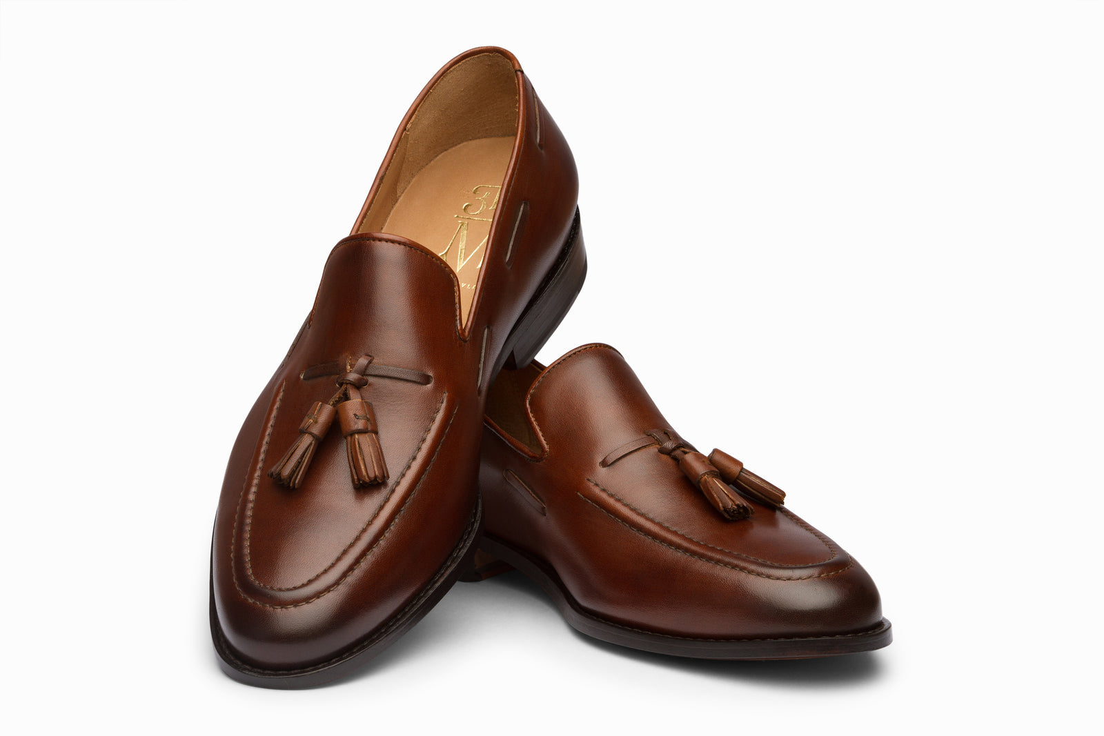 Close view of the brown leather tassel