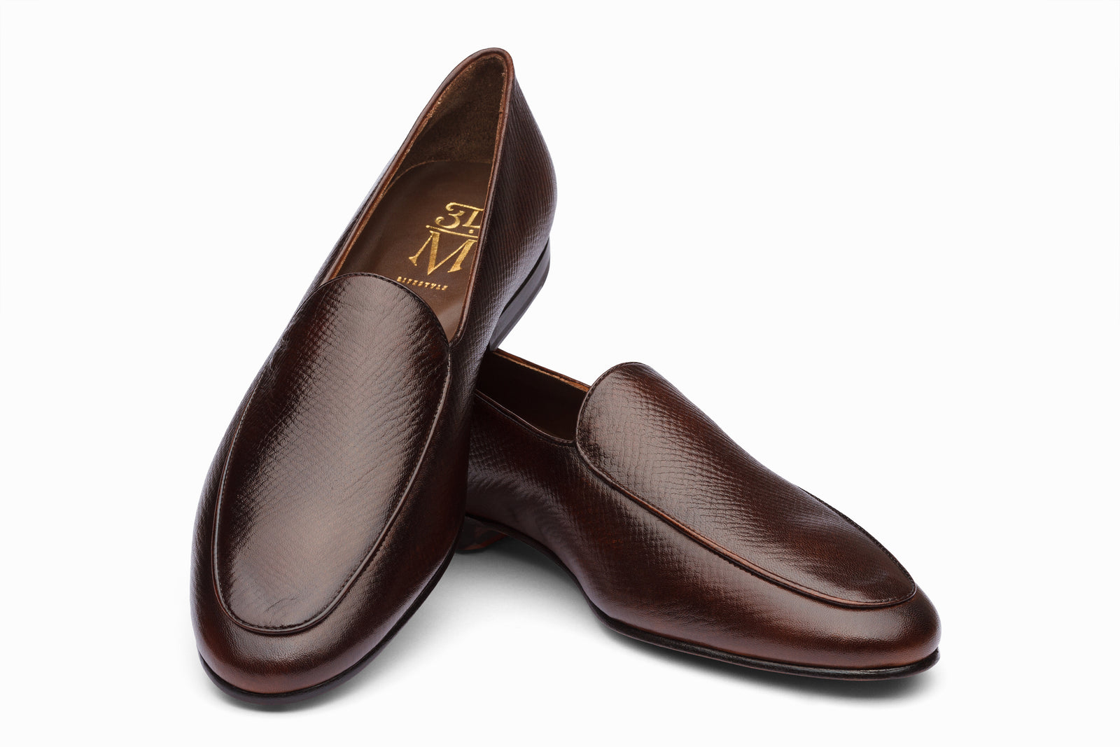 The brown grain loafer in detail