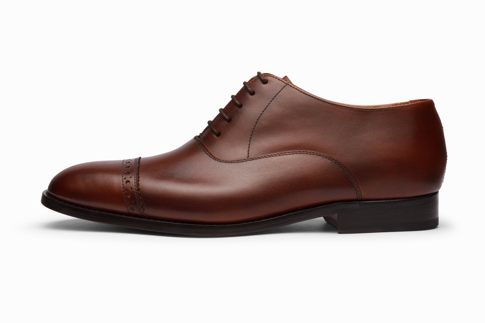 The brown leather oxford in detail