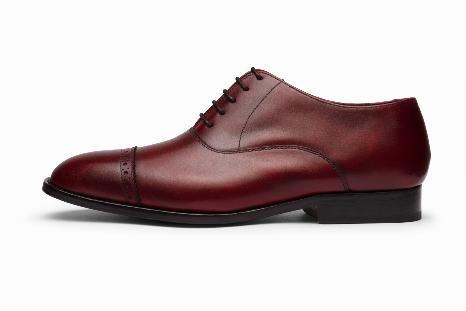 The oxblood leather oxford in detail