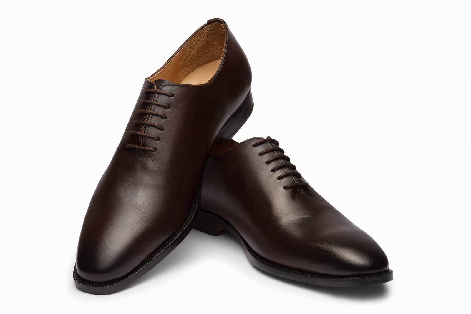 Close view of the brown leather oxford