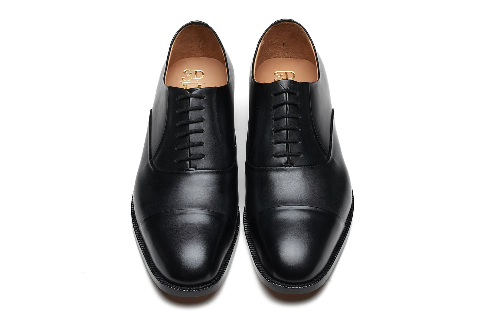 Close view of the black leather oxford