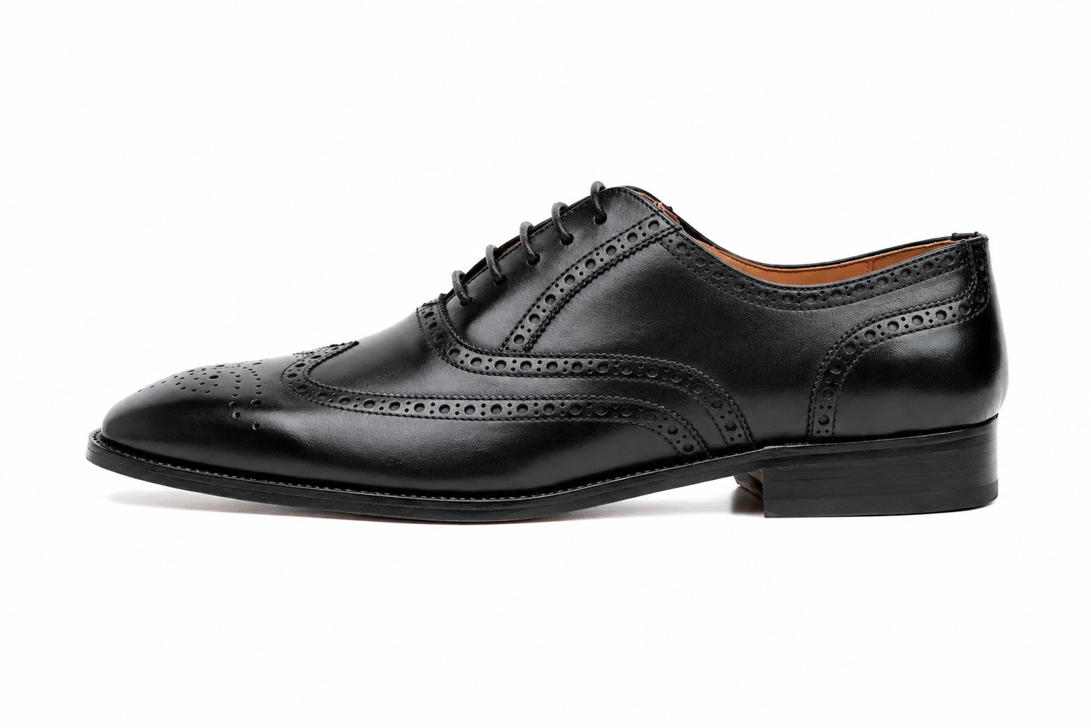 The black leather oxford in detail